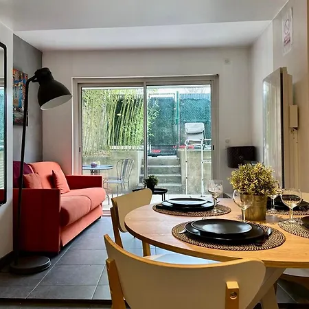 Holiday home Le Jardinet - With Office In The Center!